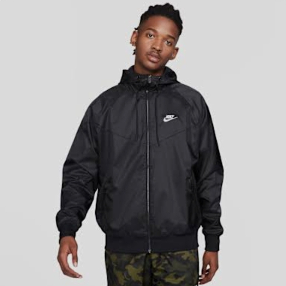 Nike Men's Black Windbreaker Jacket